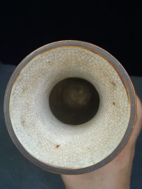 古玩陶瓷哥釉地鐵銹釉鳳凰牡丹紋瓶真品鑒賞圖