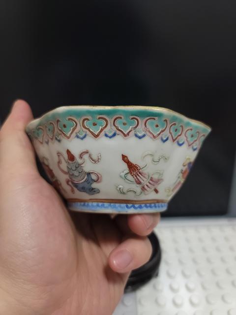古玩陶瓷同治細路粉彩佛家八寶花口碗拍賣,當前價格3800元