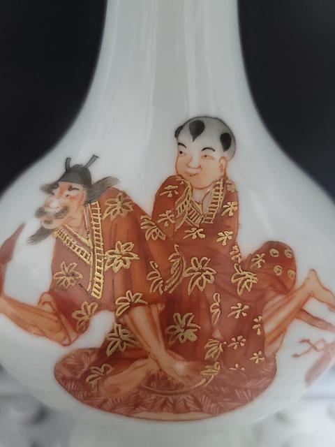古玩陶瓷鐘馗煉丹礬紅描金瓶拍賣,當前價格2300元