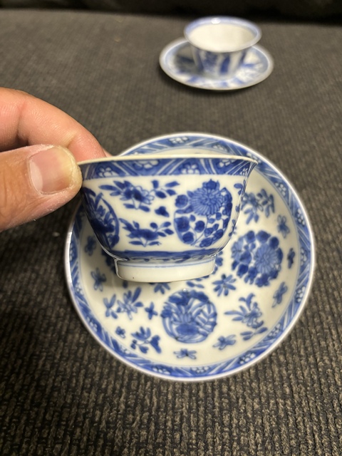 古玩陶瓷青花折枝花卉紋杯碟真品鑒賞圖