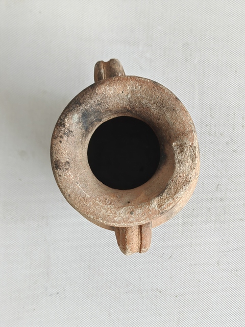 古玩陶瓷刻花雙耳瓶拍賣,當(dāng)前價(jià)格298元