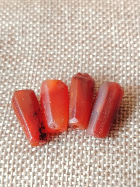 古玩玉器老紅瑪瑙多棱珠4顆拍賣，當前價格118元