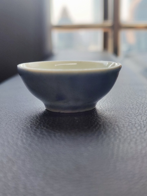 古玩陶瓷清代時期霽藍釉杯拍賣,當前價格300元