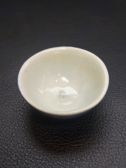 古玩陶瓷清代時期霽藍釉杯拍賣,當前價格300元