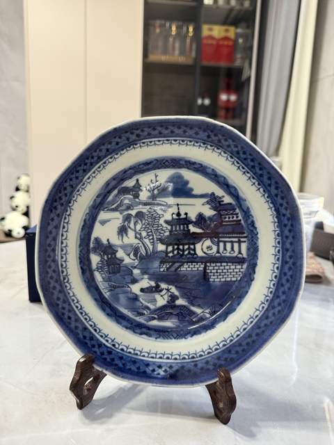 古玩陶瓷青花亭閣山水紋盤拍賣,當前價格500元