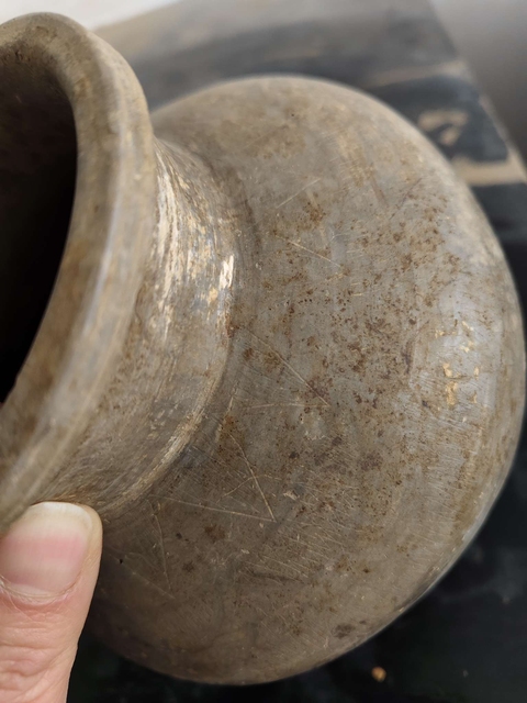 古玩陶瓷館藏級漢代鉛筆工陶瓶拍賣，當前價格1980元