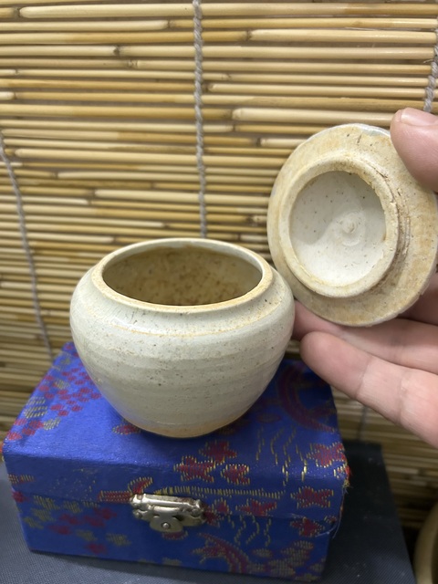 古玩陶瓷宋元青白釉蓋罐拍賣,當前價格888元