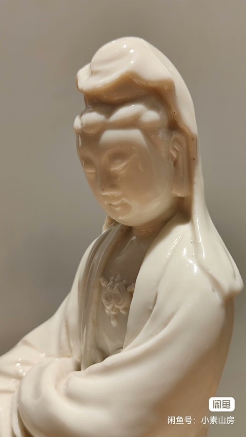 古玩陶瓷德化窯觀音塑像真品鑒賞圖