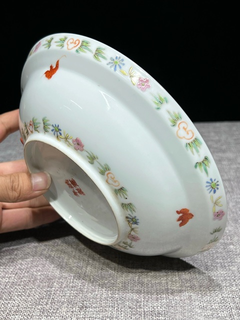 古玩陶瓷粉彩盤真品鑒賞圖