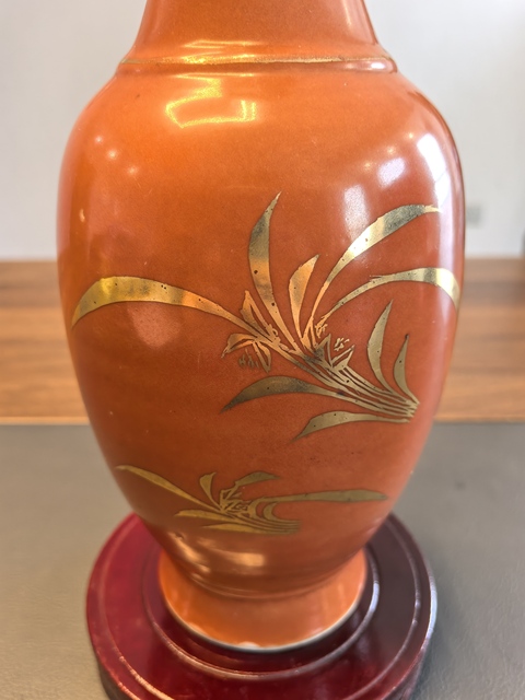 古玩陶瓷清末民初·珊瑚紅描金蘭花詩文瓶 真品鑒賞圖