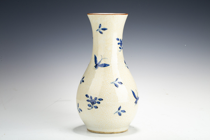 古玩陶瓷明晚·哥釉青花花蝶紋琵琶尊真品鑒賞圖