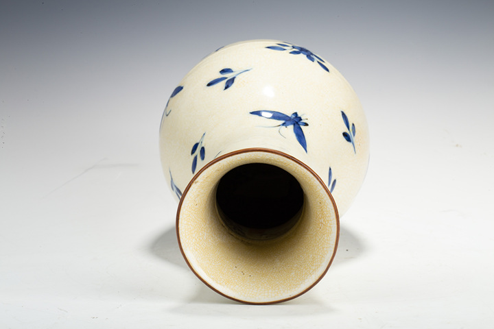 古玩陶瓷明晚·哥釉青花花蝶紋琵琶尊真品鑒賞圖