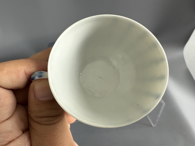古玩陶瓷清中晚期青花詩文杯真品鑒賞圖
