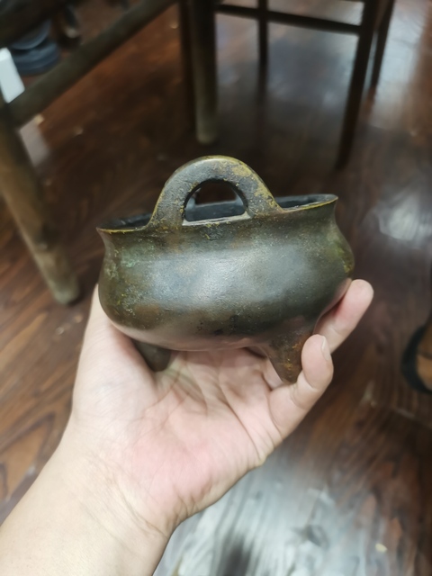 古玩銅器爐拍賣,當(dāng)前價(jià)格8800元