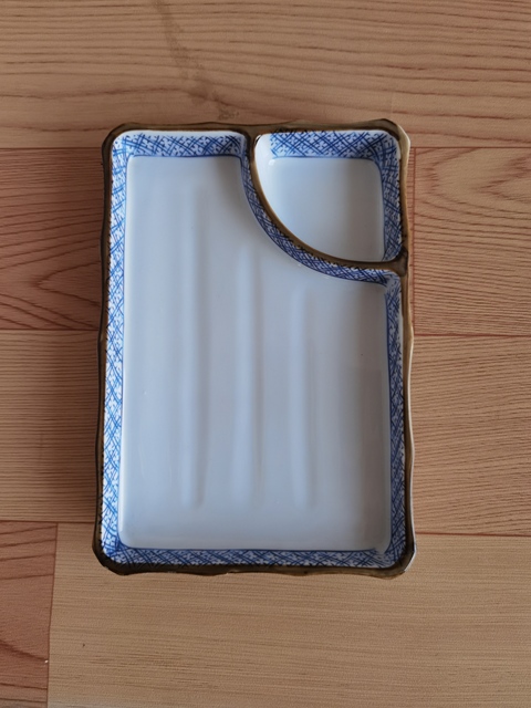 古玩陶瓷紅綠彩四方盤拍賣，當前價格168元