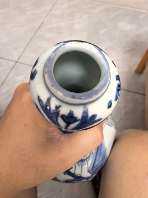 古玩陶瓷明晚期青花人物六方蒜頭瓶拍賣,當前價格99999元