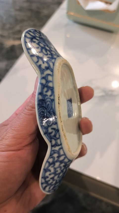 古玩陶瓷青花纏枝連紋元寶型茶船真品鑒賞圖