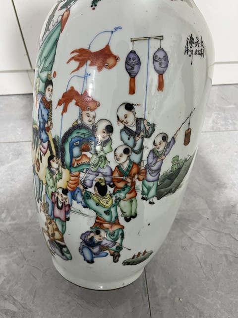 古玩陶瓷民國彩繪嬰戲圖大瓶真品鑒賞圖