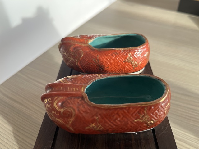 古玩陶瓷粉彩鞋真品鑒賞圖
