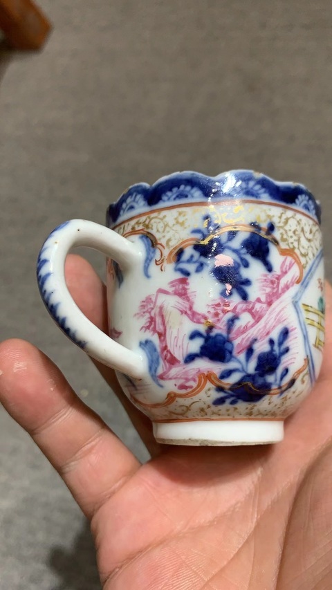 古玩陶瓷青花花卉粉彩人物把杯真品鑒賞圖