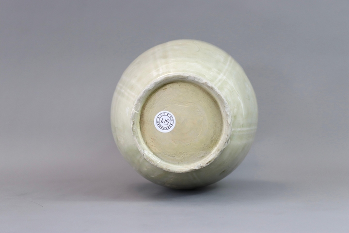 古玩陶瓷越窯青瓷刻花盤口瓶，不排除金村窯真品鑒賞圖