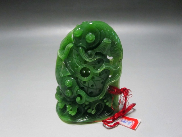 古玩玉器和田碧玉年年有余擺件拍賣(mài),當(dāng)前價(jià)格2688元