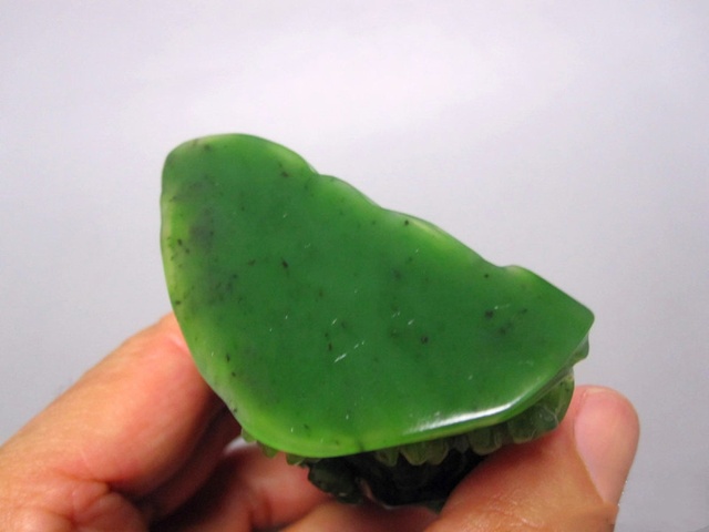 古玩玉器和田碧玉年年有余擺件拍賣(mài),當(dāng)前價(jià)格2688元