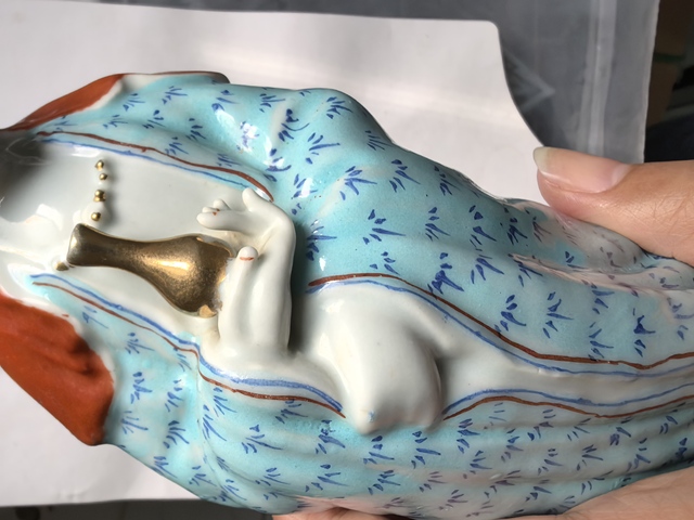 古玩陶瓷粉彩觀音菩薩造像真品鑒賞圖
