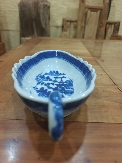 古玩陶瓷清乾隆 青花山水紋沙拉杯真品鑒賞圖