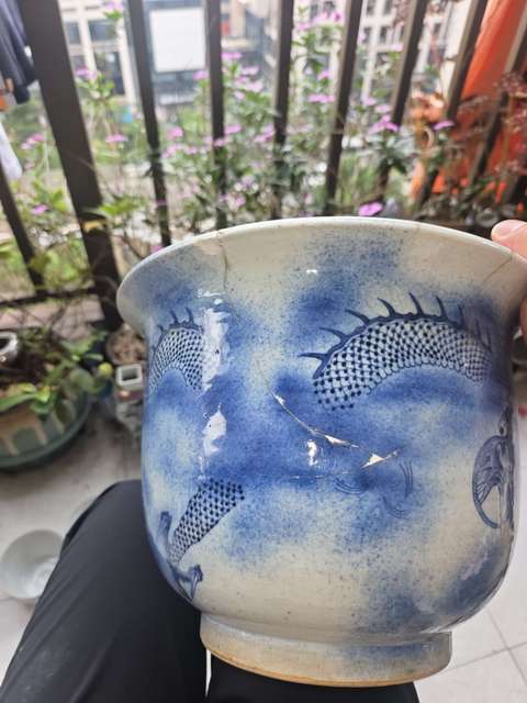 古玩陶瓷清中期青花云龍紋花盆拍賣,當前價格5800元