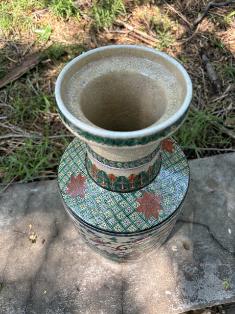 古玩陶瓷清光緒哥釉地粉彩花卉三國演義故事圖棒槌瓶拍賣,當前價格12000元