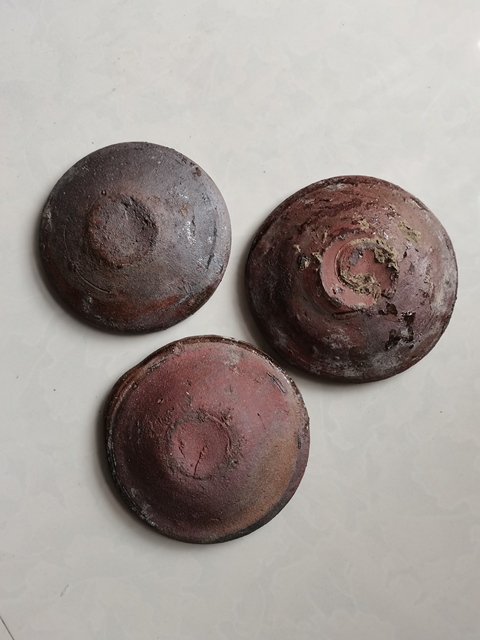 古玩陶瓷宣州窯醬釉燈盞拍賣，當前價格0元