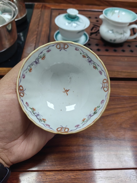 古玩陶瓷廣彩小碗真品鑒賞圖