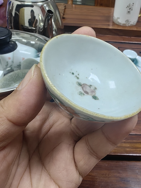 古玩陶瓷粉彩杯真品鑒賞圖