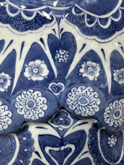 古玩陶瓷青花蝴蝶瓶真品鑒賞圖