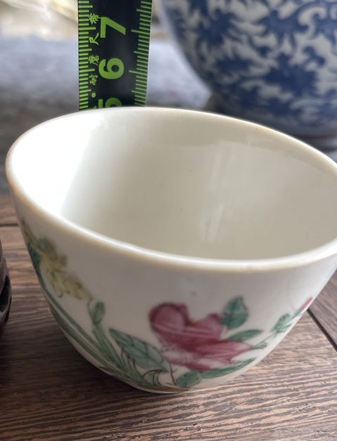 古玩陶瓷清末民初時期粉彩花卉紋杯真品鑒賞圖