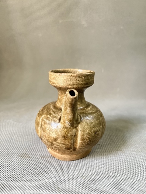 古玩陶瓷北宋~越窯青瓷瓜棱執壺拍賣，當前價格3580元