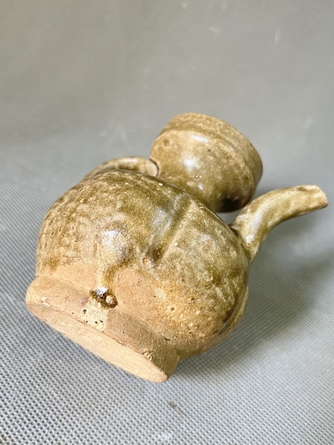 古玩陶瓷北宋~越窯青瓷瓜棱執壺拍賣，當前價格3580元