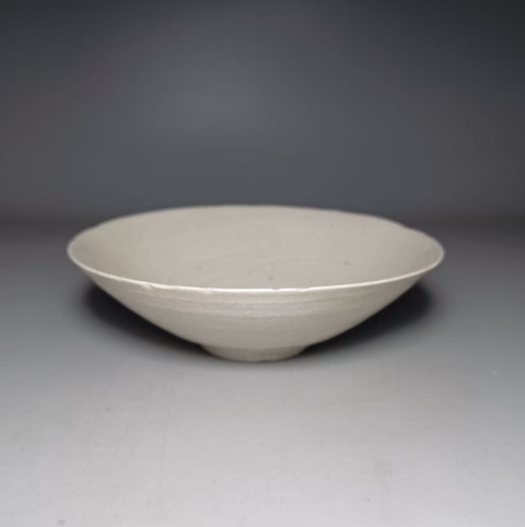 古玩陶瓷(南宋)青白釉刻花斗笠碗拍賣,當(dāng)前價格0元