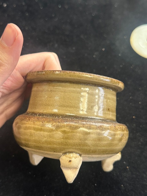 古玩陶瓷金元時(shí)期耀州窯青釉三足爐真品鑒賞圖
