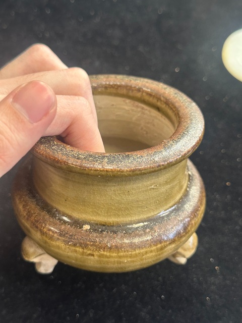 古玩陶瓷金元時(shí)期耀州窯青釉三足爐真品鑒賞圖