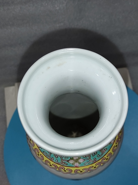 古玩陶瓷粉彩仕女人物紋瓶拍賣,當前價格980元