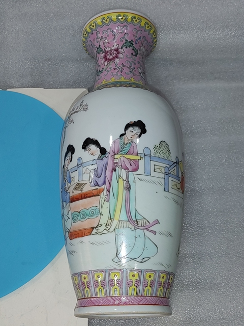 古玩陶瓷粉彩仕女人物盤口瓶拍賣，當(dāng)前價(jià)格1680元