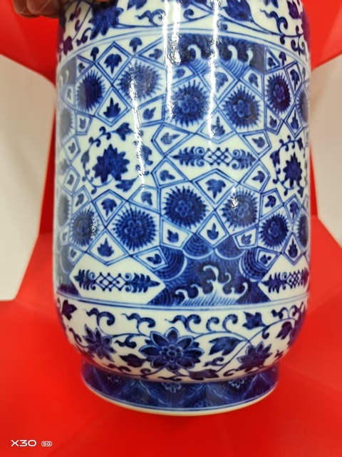 古玩陶瓷青花纏枝蓮壯罐真品鑒賞圖