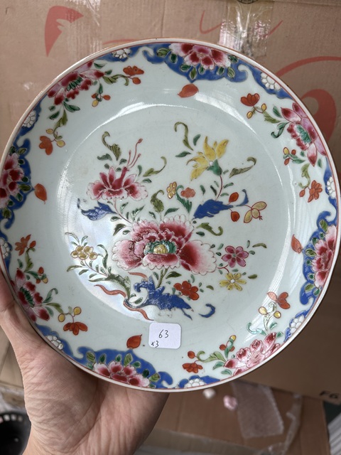 古玩陶瓷粉彩花卉紋盤真品鑒賞圖