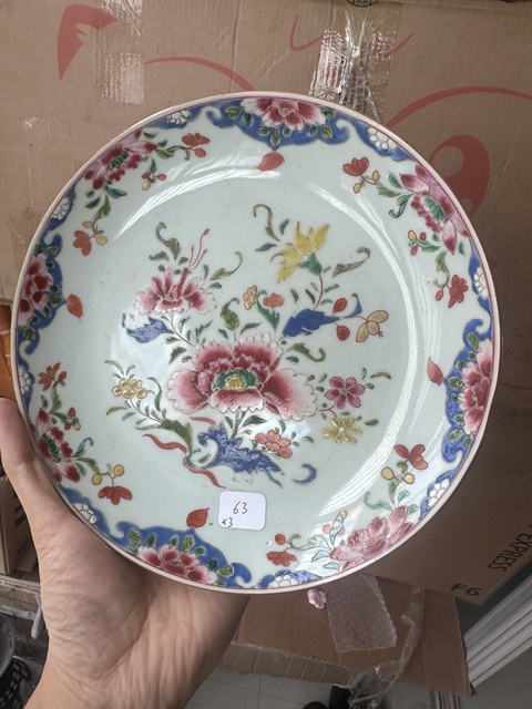 古玩陶瓷粉彩花卉紋盤真品鑒賞圖