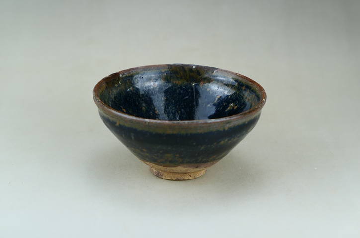 古玩陶瓷建窯黑釉雪花斑紋盞真品鑒賞圖
