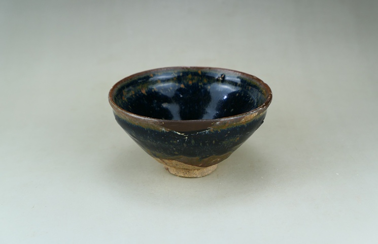 古玩陶瓷建窯黑釉雪花斑紋盞真品鑒賞圖