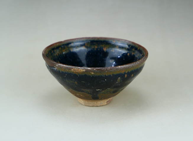 古玩陶瓷建窯黑釉雪花斑紋盞真品鑒賞圖
