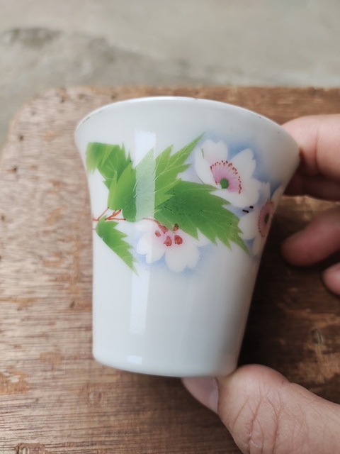 古玩陶瓷粉彩馬蹄杯真品鑒賞圖
